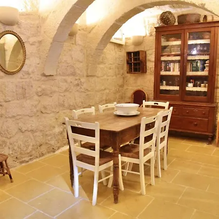 Charming House In Ix - With Terrace And Barbecue