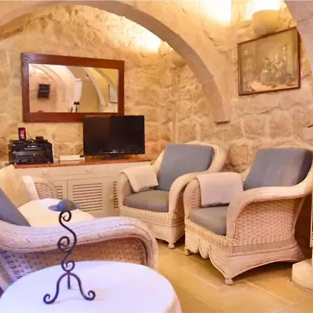 Charming House In Ix - With Terrace And Barbecue *