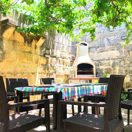 Charming House In Ix - With Terrace And Barbecue
