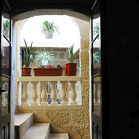 בית נופש Charming House In Ix - With Terrace And Barbecue Xewkija