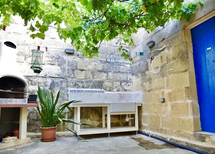 Charming House In Ix - With Terrace And Barbecue